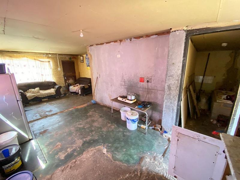 2 Bedroom Property for Sale in Emdeni Gauteng