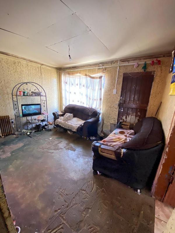 2 Bedroom Property for Sale in Emdeni Gauteng