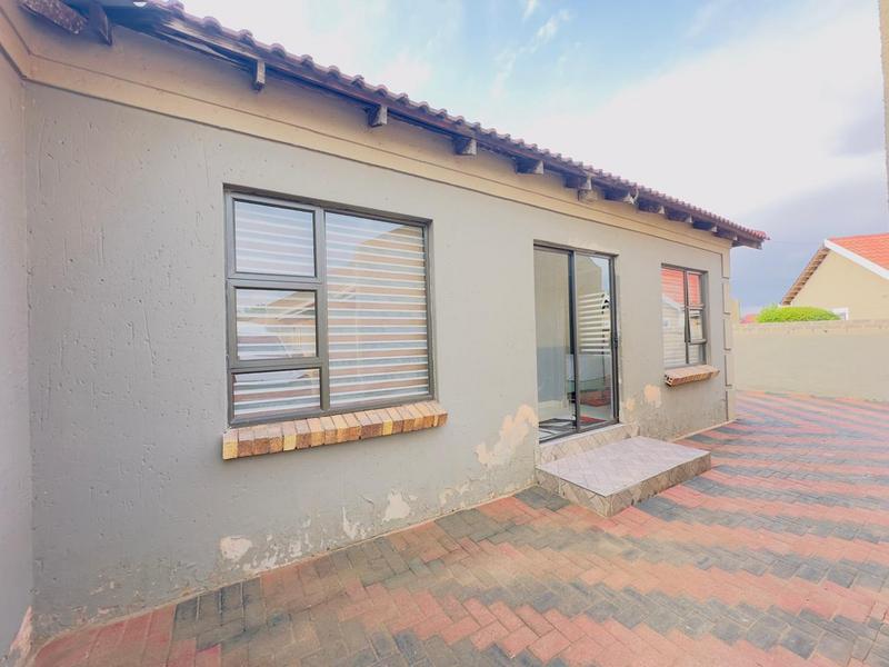 3 Bedroom Property for Sale in Ennerdale Gauteng