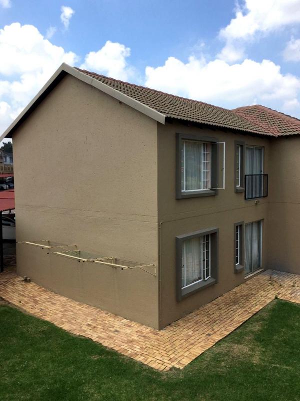 2 Bedroom Property for Sale in Wilgeheuwel Gauteng