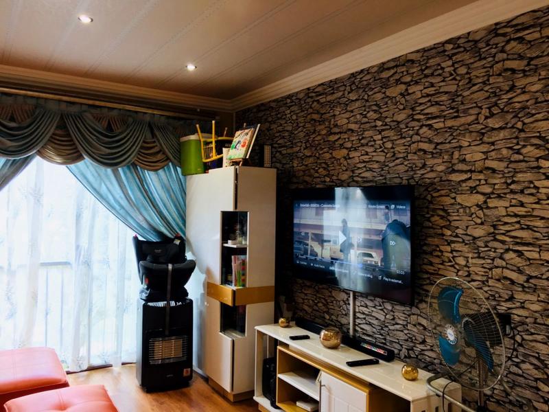 2 Bedroom Property for Sale in Wilgeheuwel Gauteng