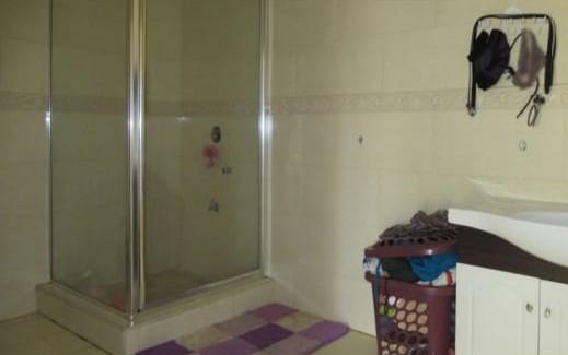 5 Bedroom Property for Sale in Lenasia Gauteng