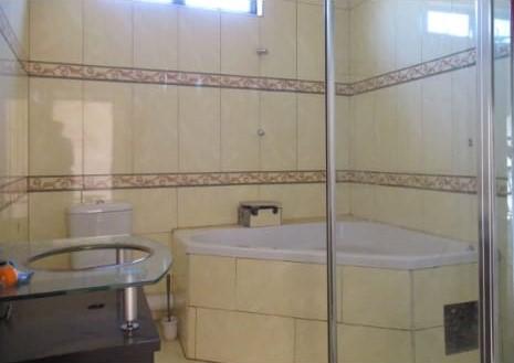 5 Bedroom Property for Sale in Lenasia Gauteng