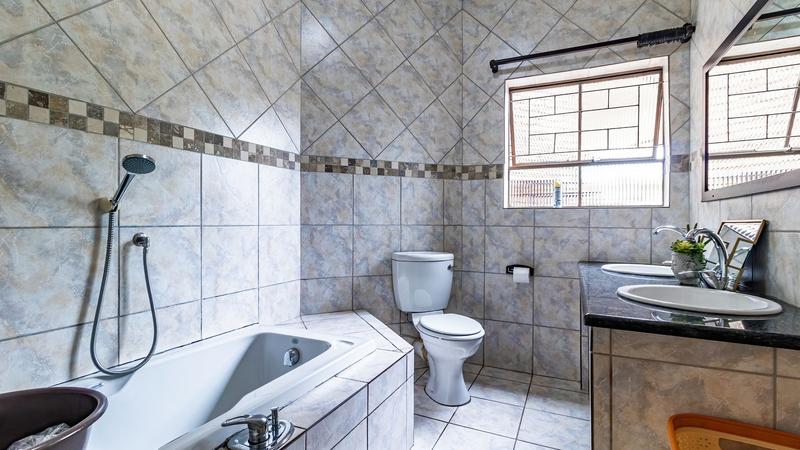 4 Bedroom Property for Sale in Terenure Gauteng