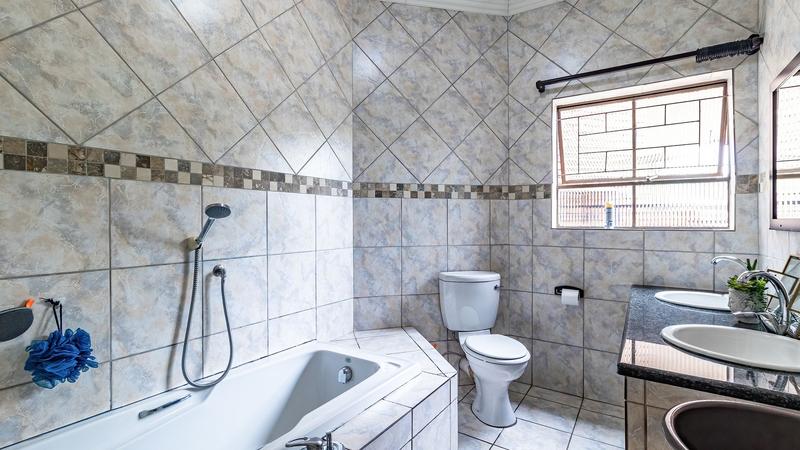 4 Bedroom Property for Sale in Terenure Gauteng