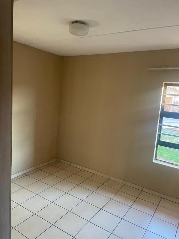To Let 2 Bedroom Property for Rent in Akasia Gauteng