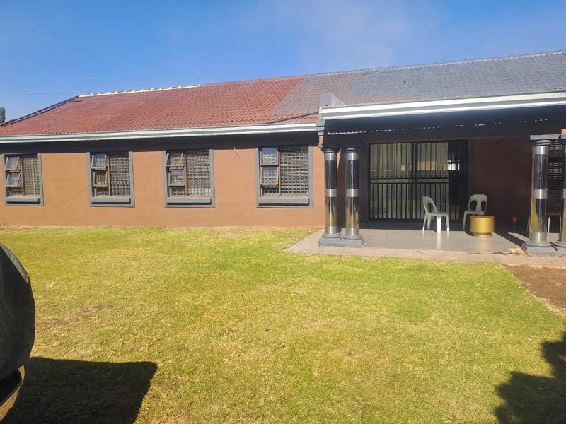 4 Bedroom Property for Sale in Brackenhurst Gauteng