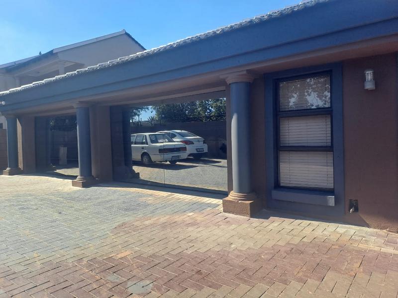 4 Bedroom Property for Sale in Brackenhurst Gauteng
