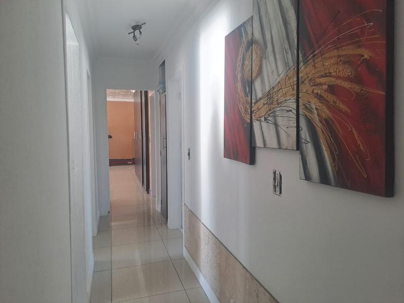 4 Bedroom Property for Sale in Brackenhurst Gauteng