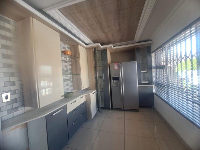 4 Bedroom Property for Sale in Brackenhurst Gauteng