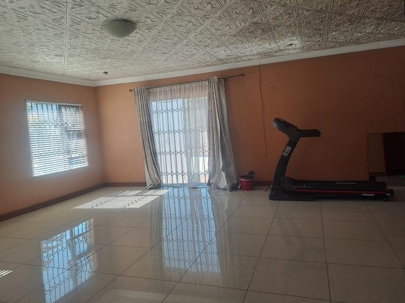 4 Bedroom Property for Sale in Brackenhurst Gauteng