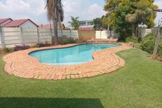 4 Bedroom Property for Sale in Verwoerdpark Gauteng