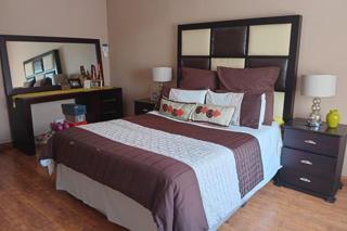 4 Bedroom Property for Sale in Verwoerdpark Gauteng