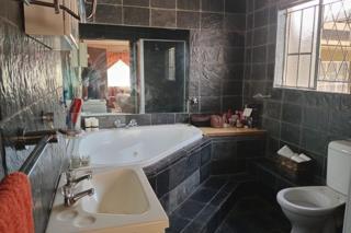 4 Bedroom Property for Sale in Verwoerdpark Gauteng
