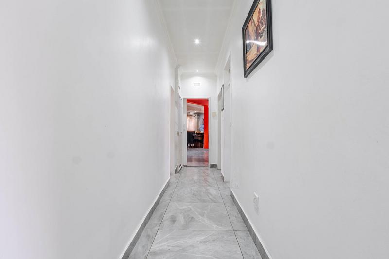 To Let 4 Bedroom Property for Rent in Meadowbrook Gauteng