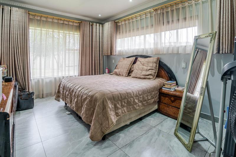 To Let 4 Bedroom Property for Rent in Meadowbrook Gauteng