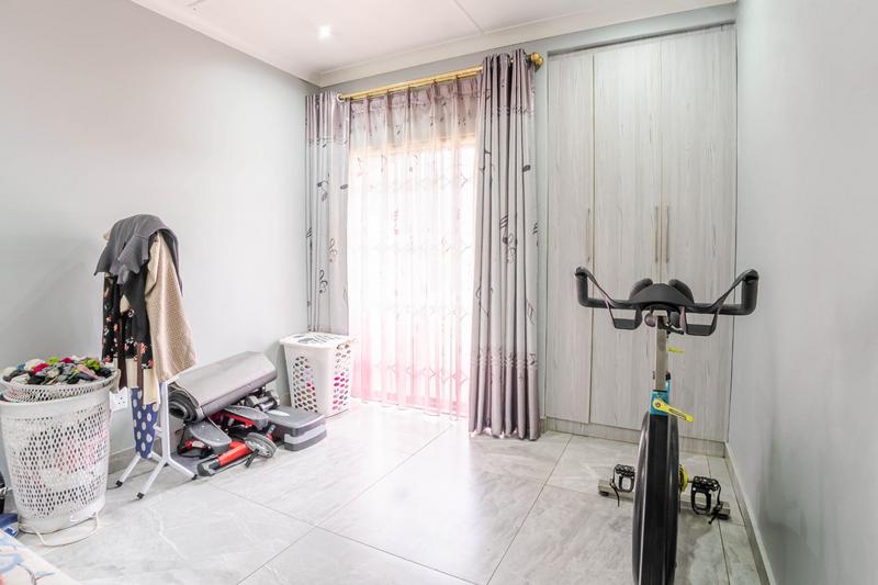 To Let 4 Bedroom Property for Rent in Meadowbrook Gauteng