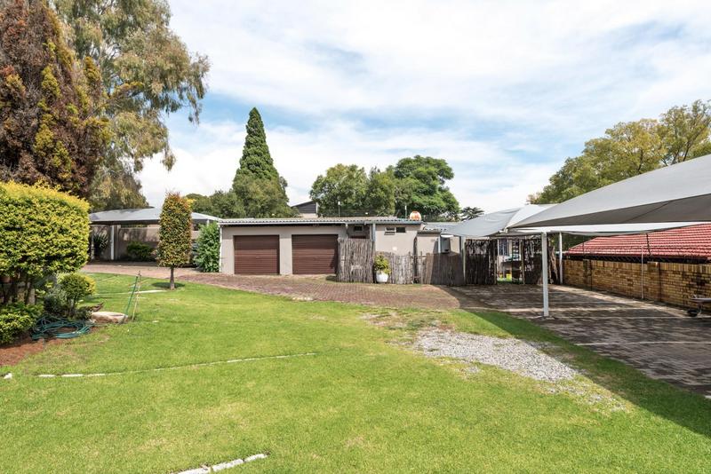 To Let 1 Bedroom Property for Rent in Edenvale Gauteng