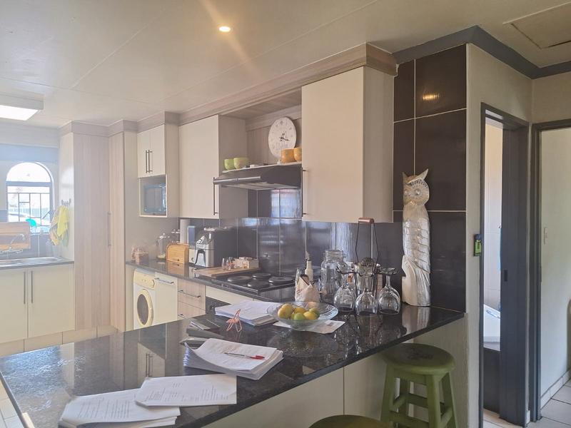 2 Bedroom Property for Sale in Huntingdon Gauteng