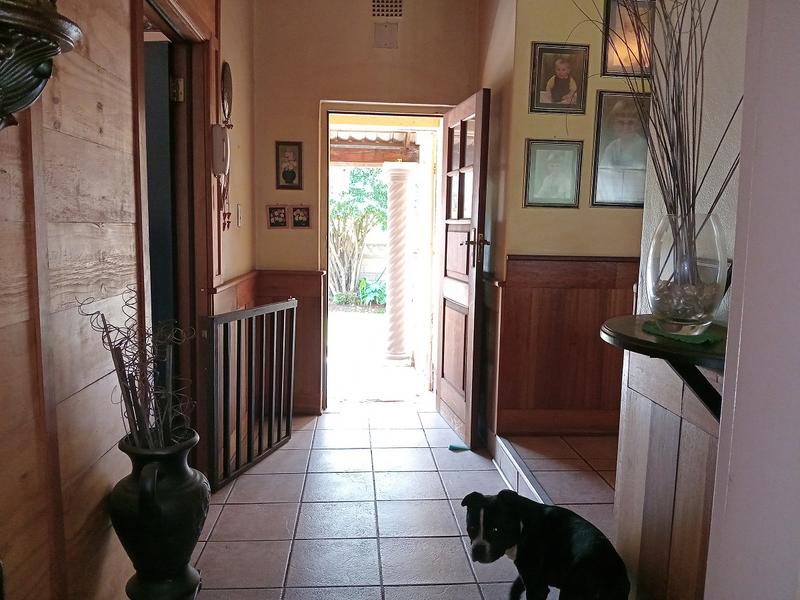 5 Bedroom Property for Sale in Flora Gardens Gauteng