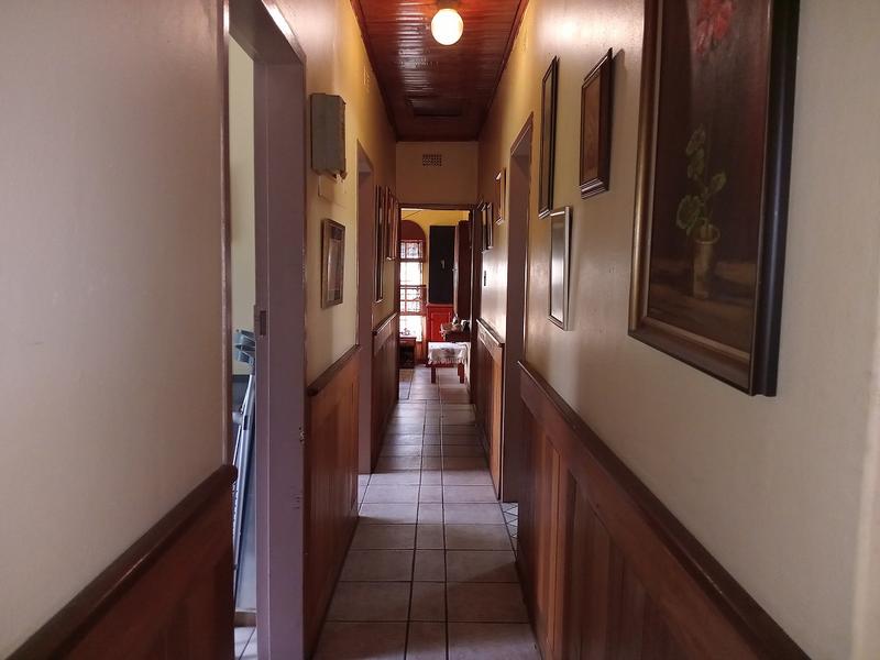 5 Bedroom Property for Sale in Flora Gardens Gauteng