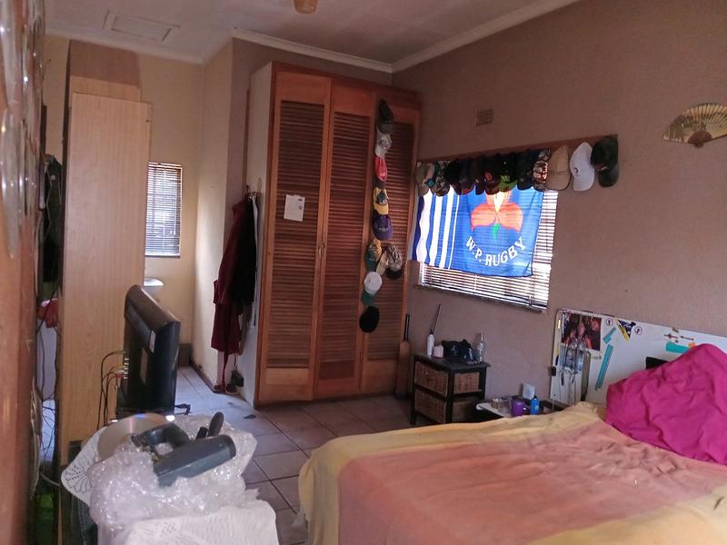 5 Bedroom Property for Sale in Flora Gardens Gauteng