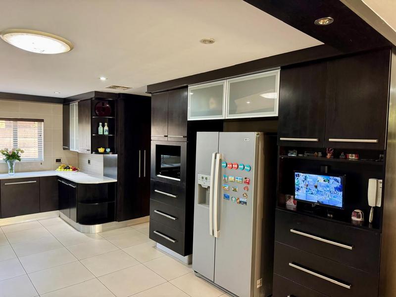 4 Bedroom Property for Sale in Glenvista Gauteng