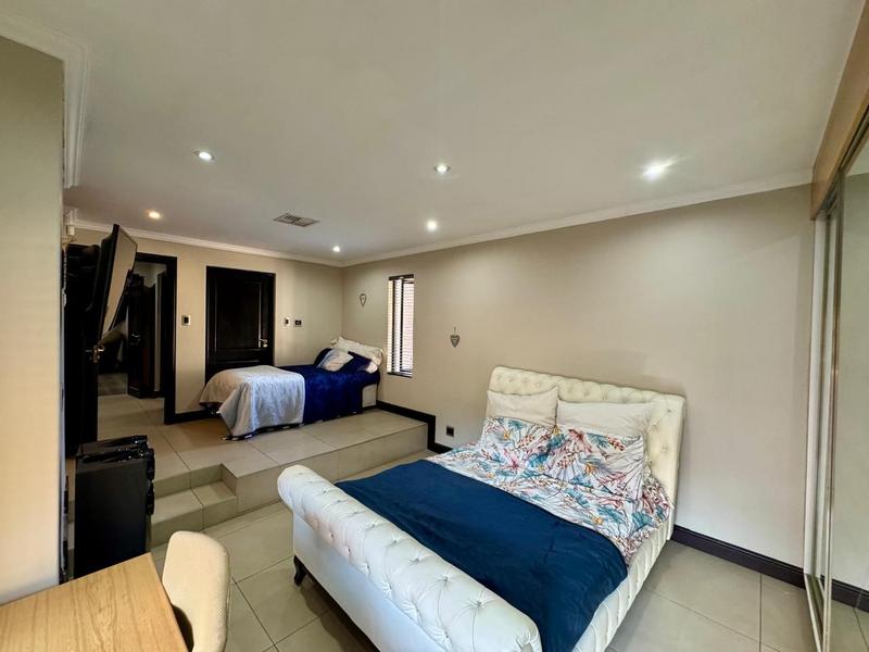 4 Bedroom Property for Sale in Glenvista Gauteng