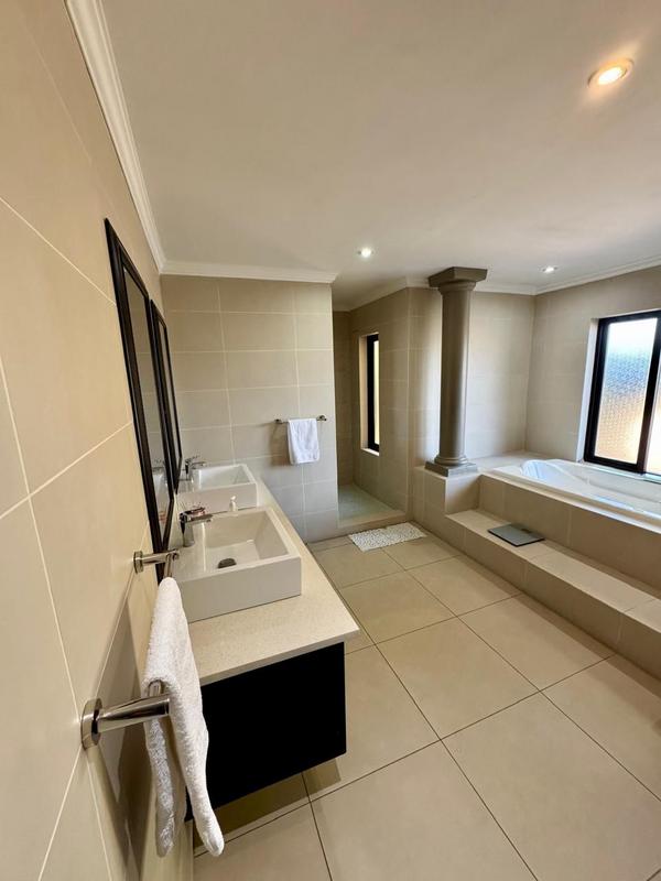 4 Bedroom Property for Sale in Glenvista Gauteng