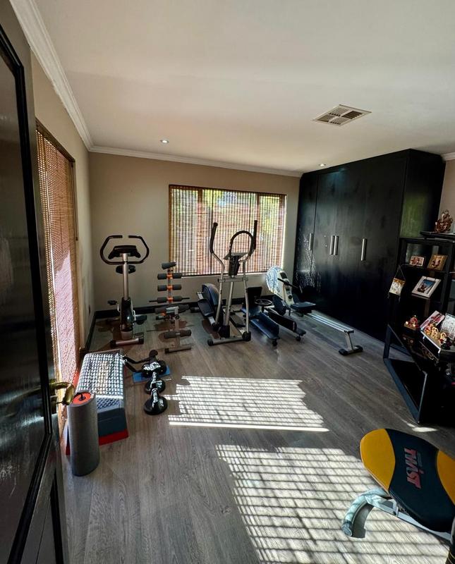 4 Bedroom Property for Sale in Glenvista Gauteng