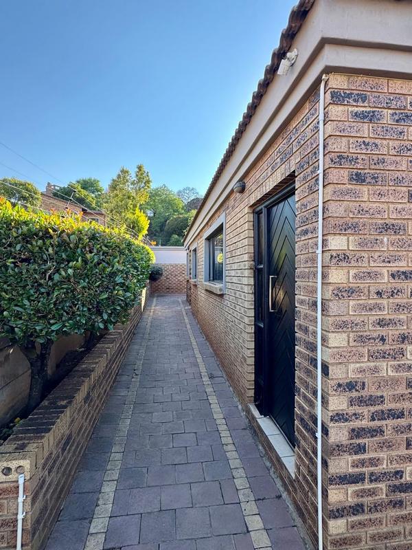 4 Bedroom Property for Sale in Glenvista Gauteng