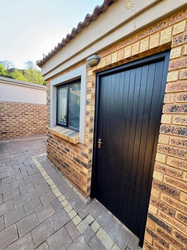 4 Bedroom Property for Sale in Glenvista Gauteng