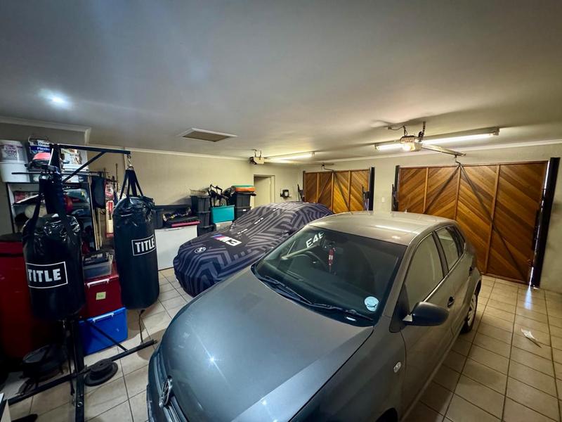 4 Bedroom Property for Sale in Glenvista Gauteng