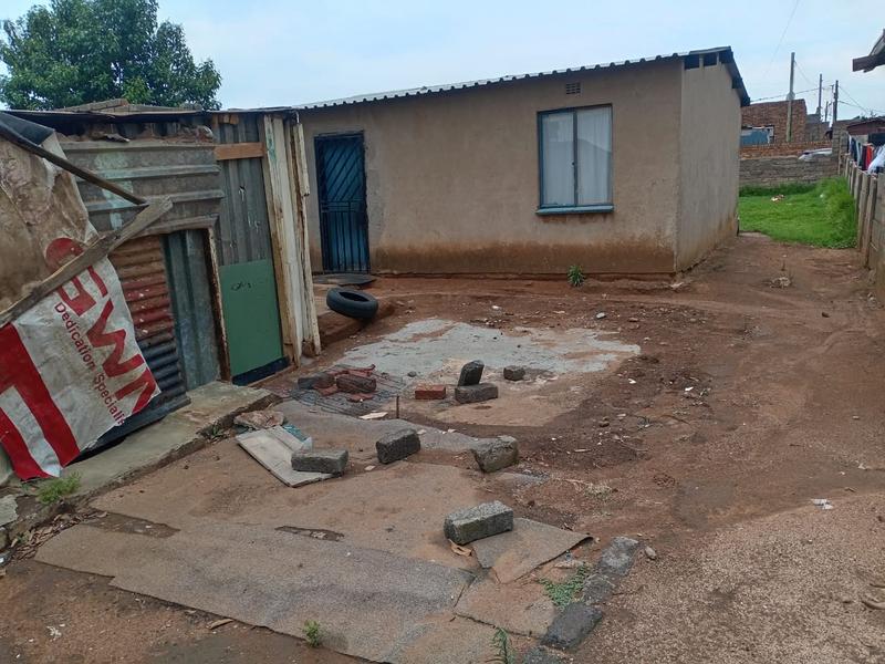 2 Bedroom Property for Sale in Etwatwa East Gauteng