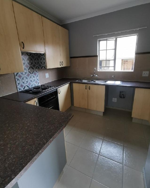 2 Bedroom Property for Sale in Die Hoewes Gauteng