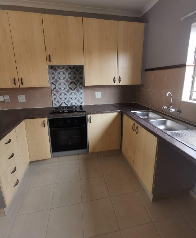 2 Bedroom Property for Sale in Die Hoewes Gauteng