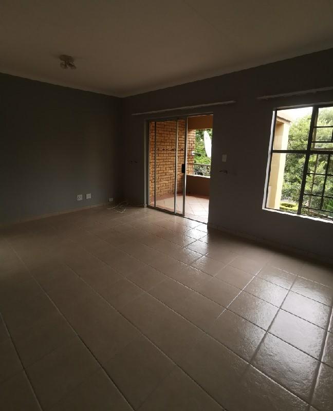 2 Bedroom Property for Sale in Die Hoewes Gauteng