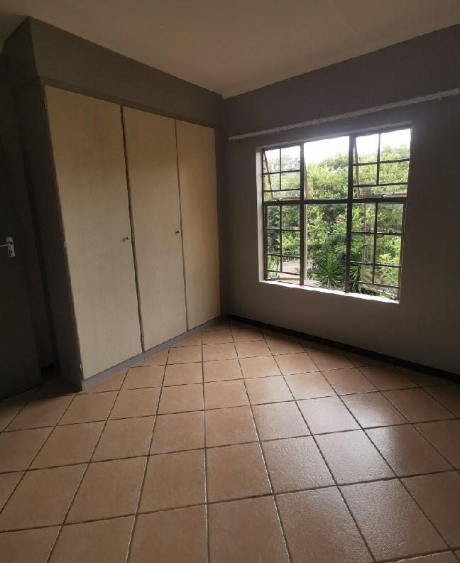 2 Bedroom Property for Sale in Die Hoewes Gauteng