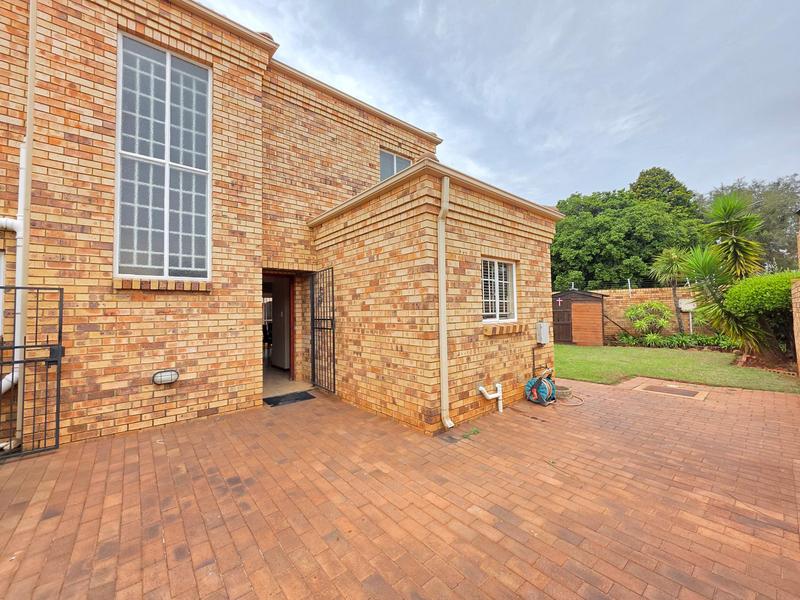 To Let 3 Bedroom Property for Rent in Honeyhills Gauteng