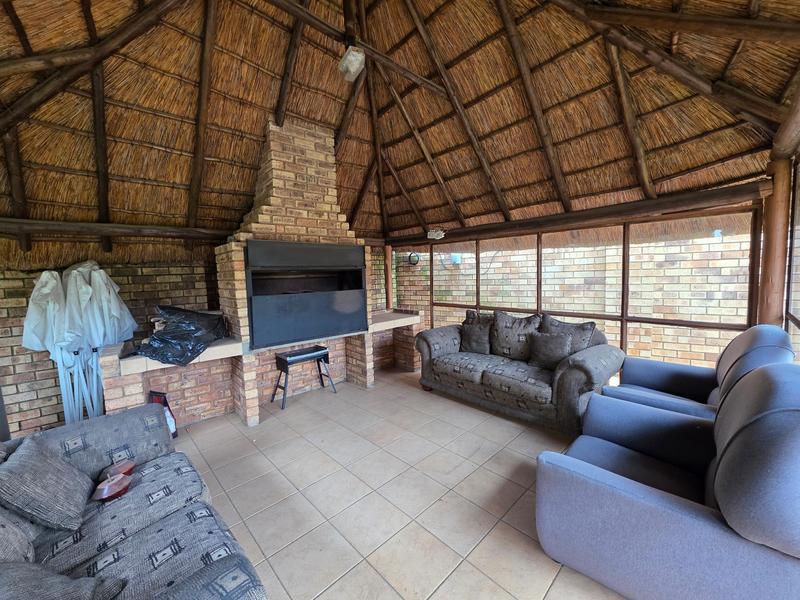 To Let 3 Bedroom Property for Rent in Honeyhills Gauteng