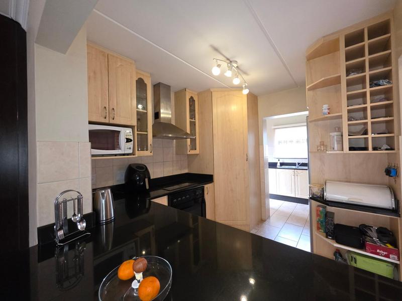 To Let 3 Bedroom Property for Rent in Honeyhills Gauteng