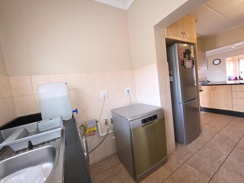 To Let 3 Bedroom Property for Rent in Honeyhills Gauteng