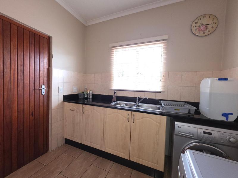 To Let 3 Bedroom Property for Rent in Honeyhills Gauteng