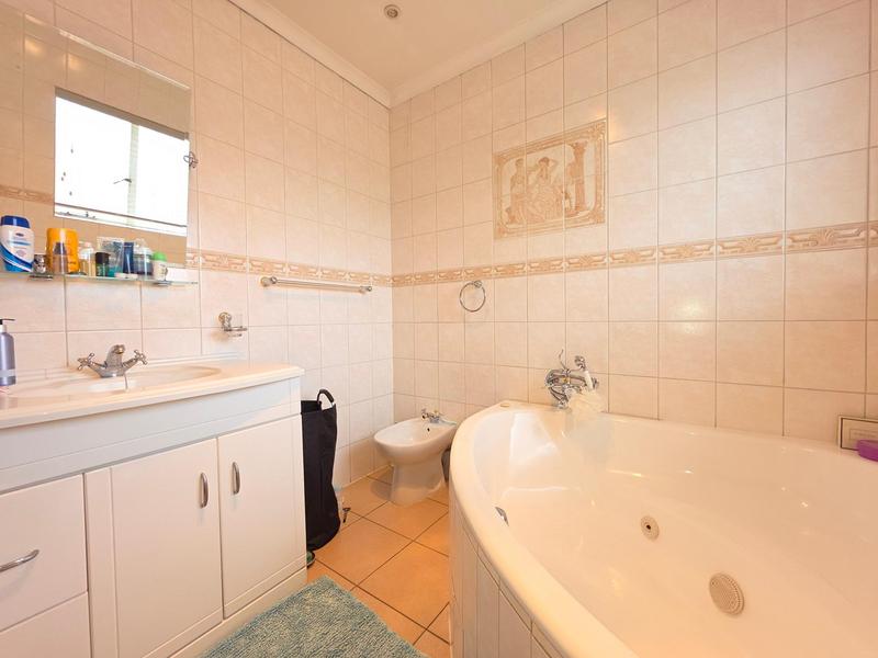 To Let 3 Bedroom Property for Rent in Honeyhills Gauteng