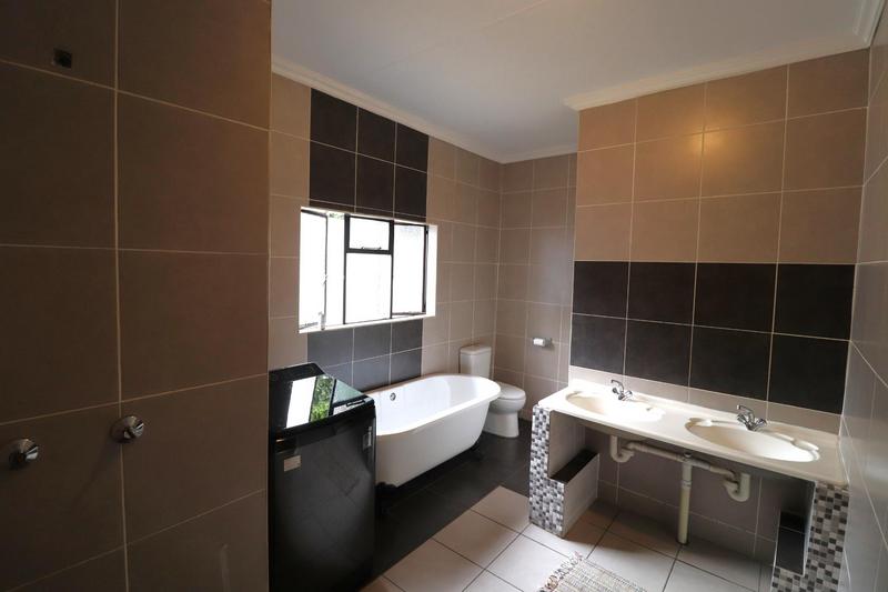 To Let 3 Bedroom Property for Rent in Craighall Gauteng