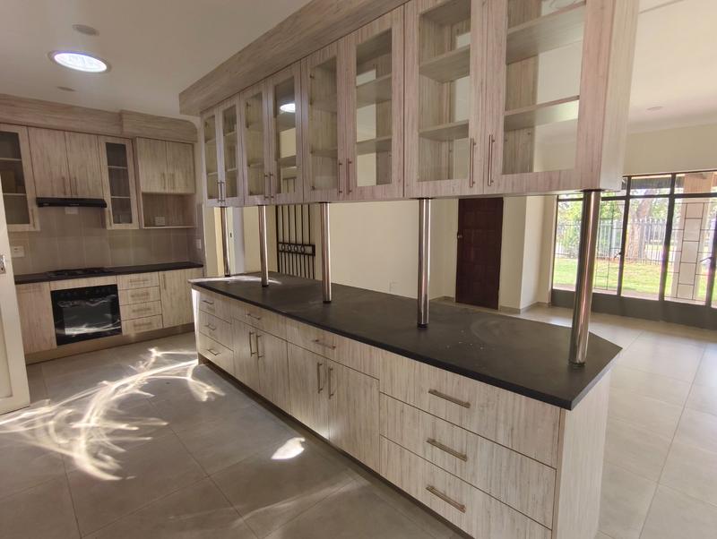 4 Bedroom Property for Sale in Sinoville Gauteng