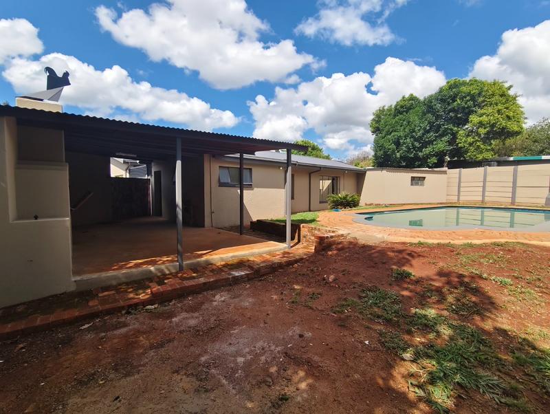 4 Bedroom Property for Sale in Sinoville Gauteng