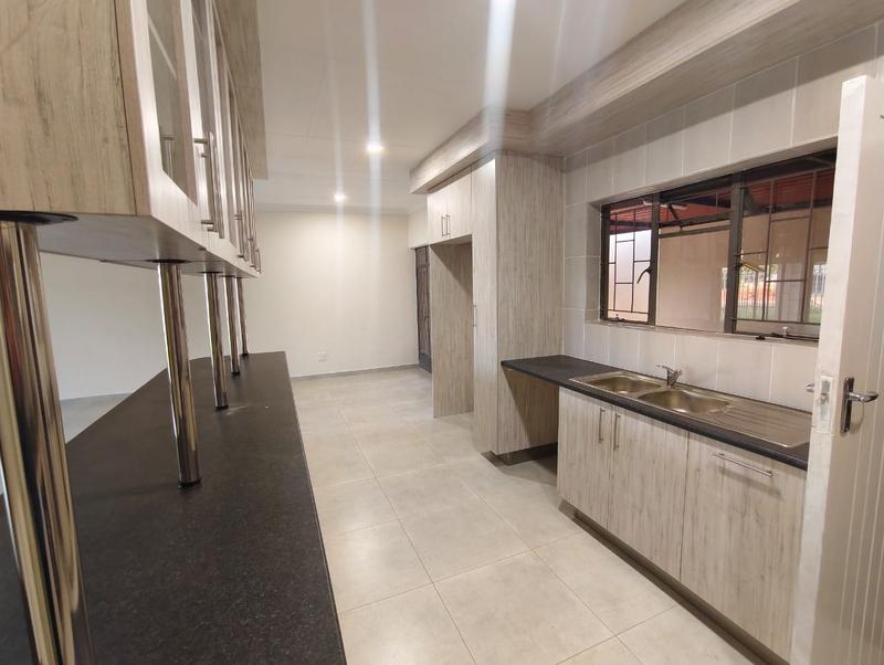 4 Bedroom Property for Sale in Sinoville Gauteng