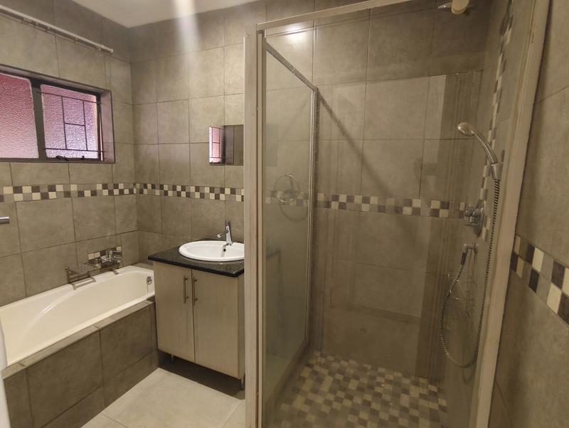 4 Bedroom Property for Sale in Sinoville Gauteng