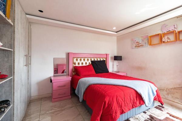 5 Bedroom Property for Sale in Helderwyk Gauteng